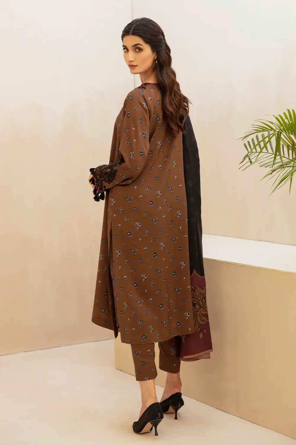 BAROQUE - 3PC KARANDI PRINTED EMBROIDERED SHIRT WITH KARANDI PRINTED SHAWL AND KARANDI PRINTED TROUSER-BIC-1151