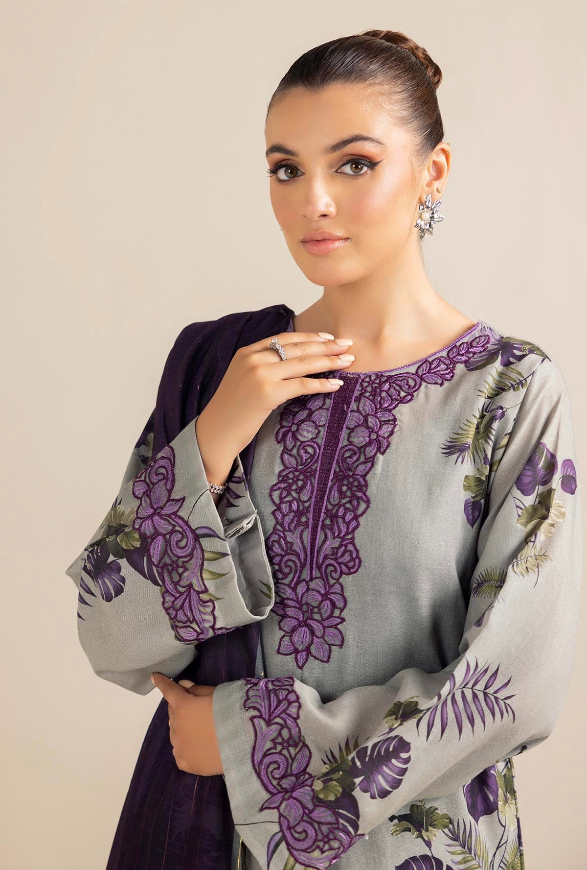 ADAN LIBAAS-3PC KARANDI PRINTED EMBROIDERED SHIRT WITH KARANDI PRINTED SHAWL AND KARANDI PRINTED TROUSER-BIC-3347