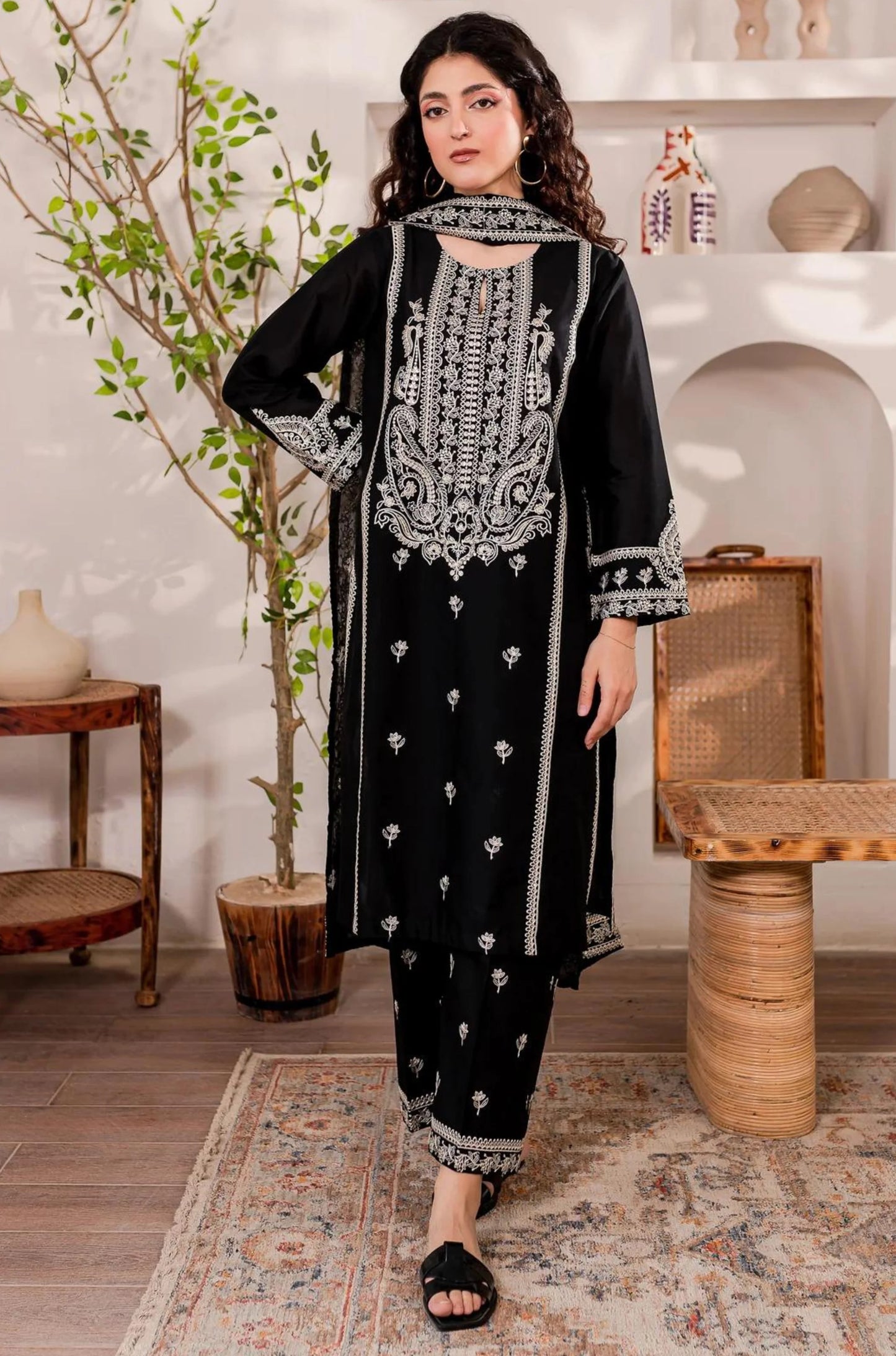 BATIK - 3PC DHANAK EMBROIDERED SHIRT WITH EMBROIDERED ORGANZA DUPATTA AND TROUSER-BIC-3125