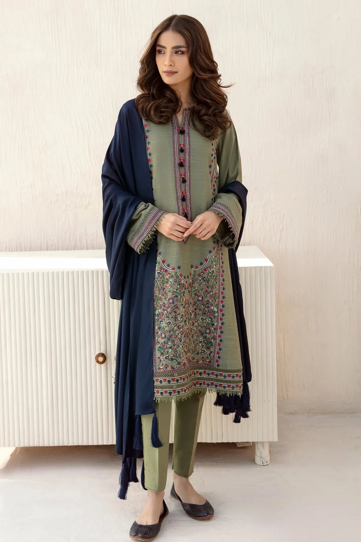 JAZMIN - 3PC DHANAK EMBROIDERED SHIRT WITH DHANAK SHAWL AND TROUSER -BIC-3251