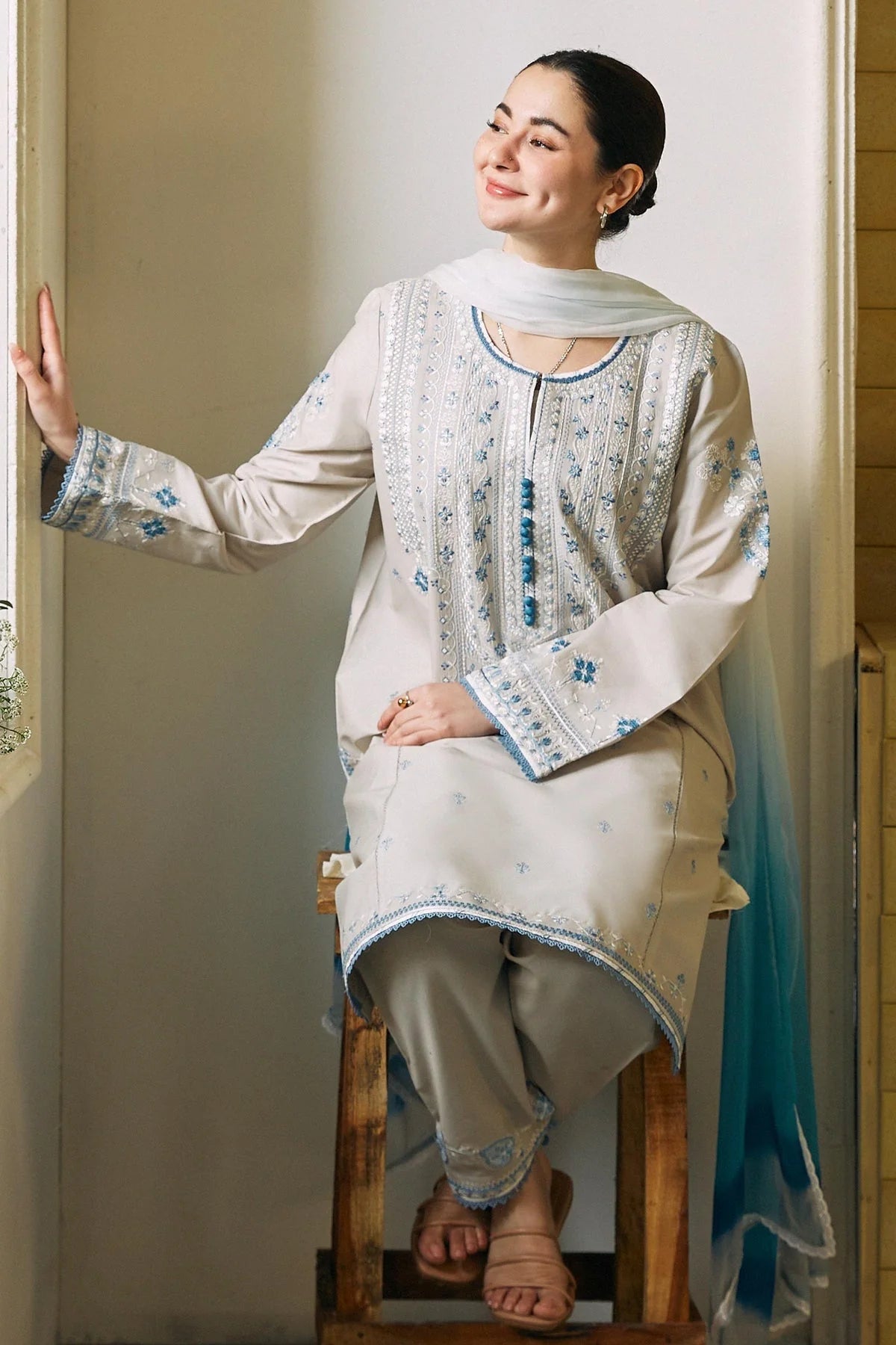 ZAHRA SHAHJAHAN- 3PC LAWN EMBROIDERED SHIRT WITH BAMBER CHIFFON PRINT DUPATTA-BIC-2742