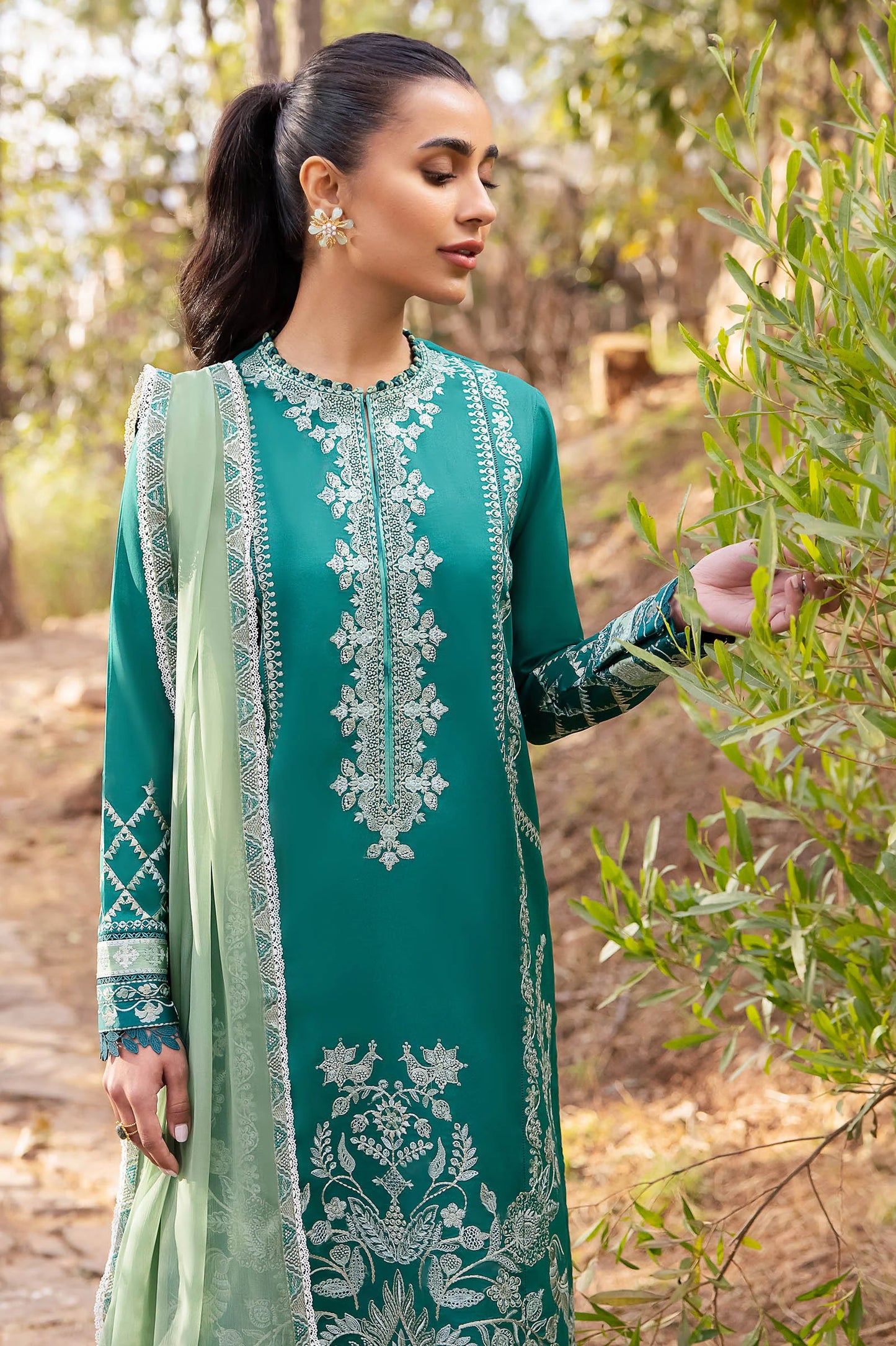ZAHA- 3PC LAWN HEAVY EMBROIDERED SHIRT WITH ORGANZA EMBROIDERY DUPATTA-BIC-2766