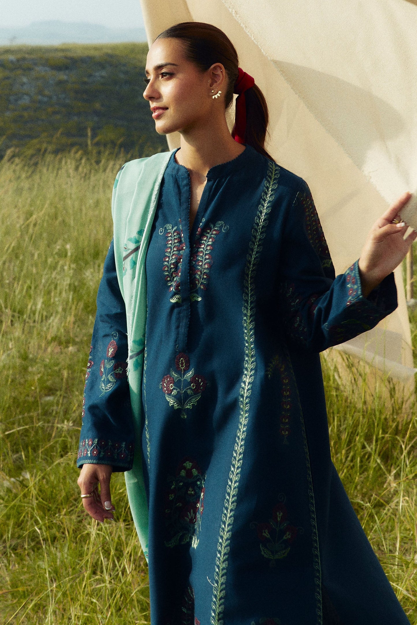 ZARA SHAHJAHAN- 3PC KHADAR EMBROIDERED SHIRT WITH WOOL PRINT SHAWL AND TROUSER-BIC-3337-A