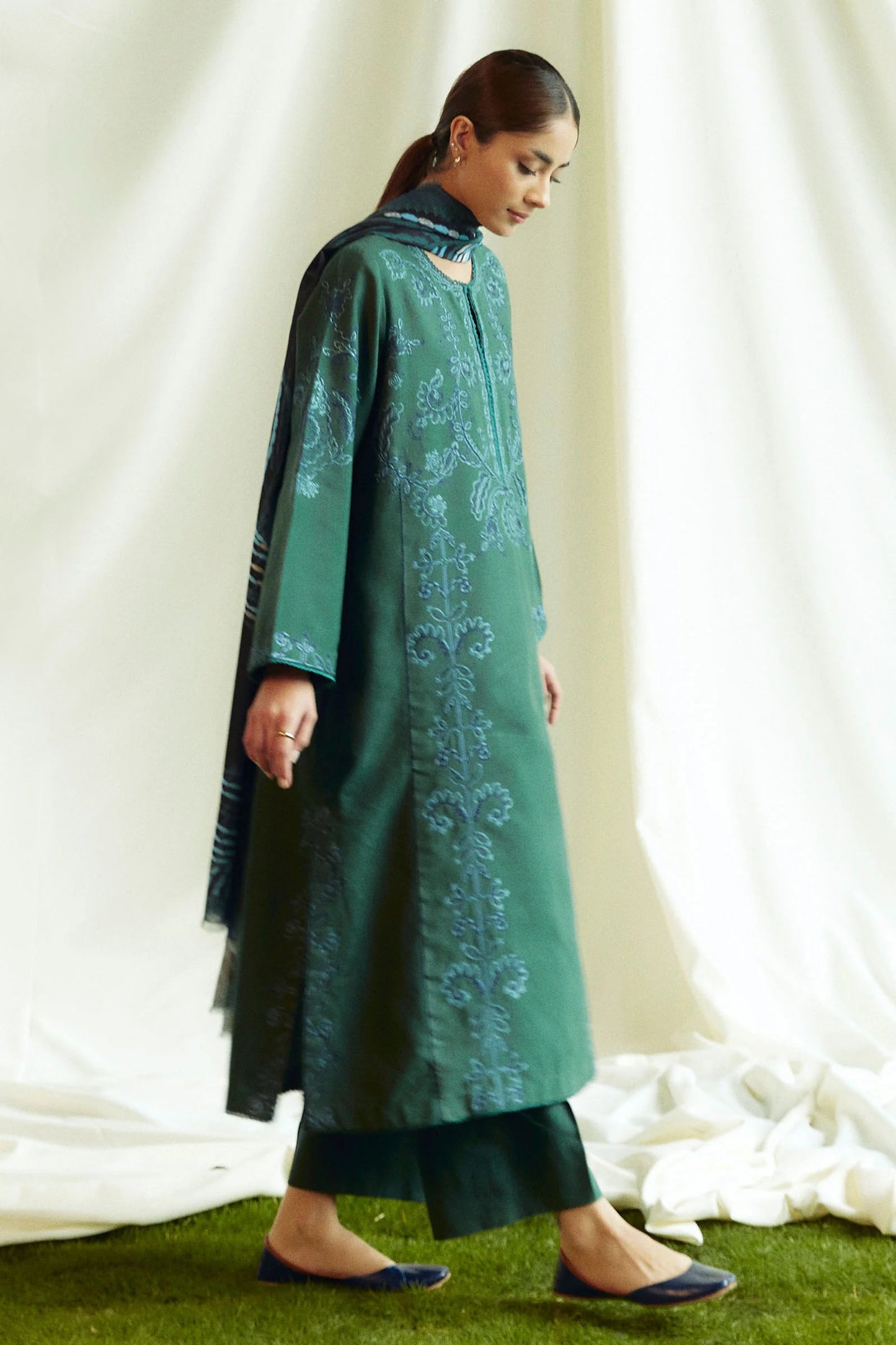 ZARA SHAHJAHAN- 3PC DHANAK EMBROIDERED SHIRT WITH WOOL PRINT SHAWL AND TROUSER-BIC-3336-B