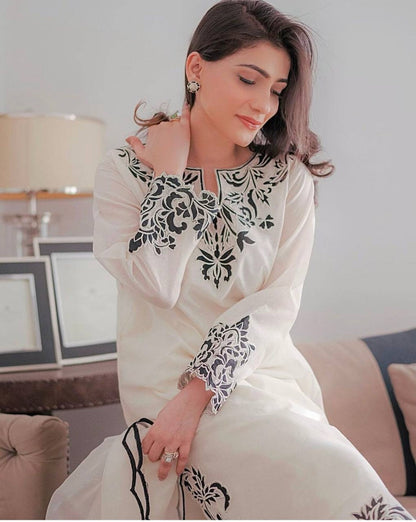 MARIA B- 3PC LAWN HEAVY EMBROIDERED SHIRT WITH EMBROIDERED ORGANZA DUPATTA-BIC-2660